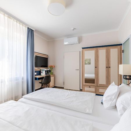 Strandhotel Loechnerhaus 라이헤나우 외부 사진