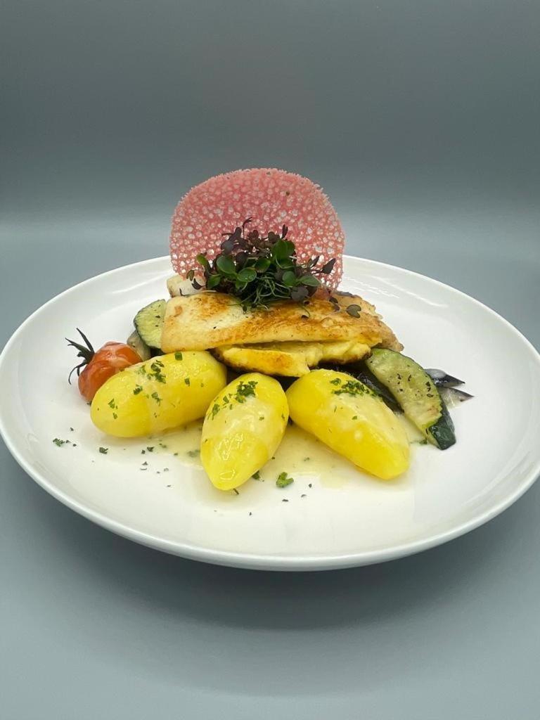 Strandhotel Loechnerhaus 라이헤나우 외부 사진