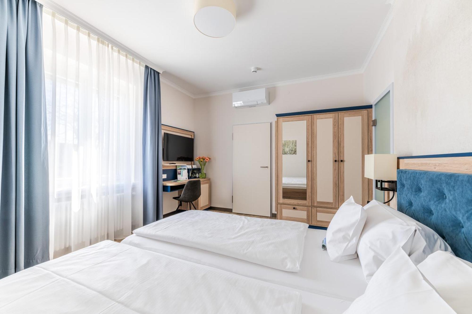 Strandhotel Loechnerhaus 라이헤나우 외부 사진
