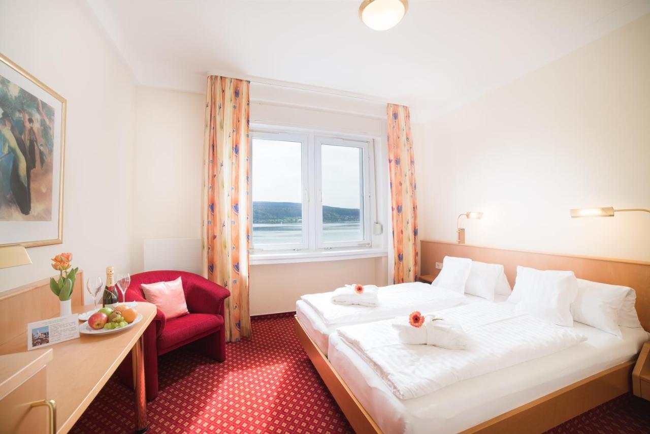 Strandhotel Loechnerhaus 라이헤나우 외부 사진