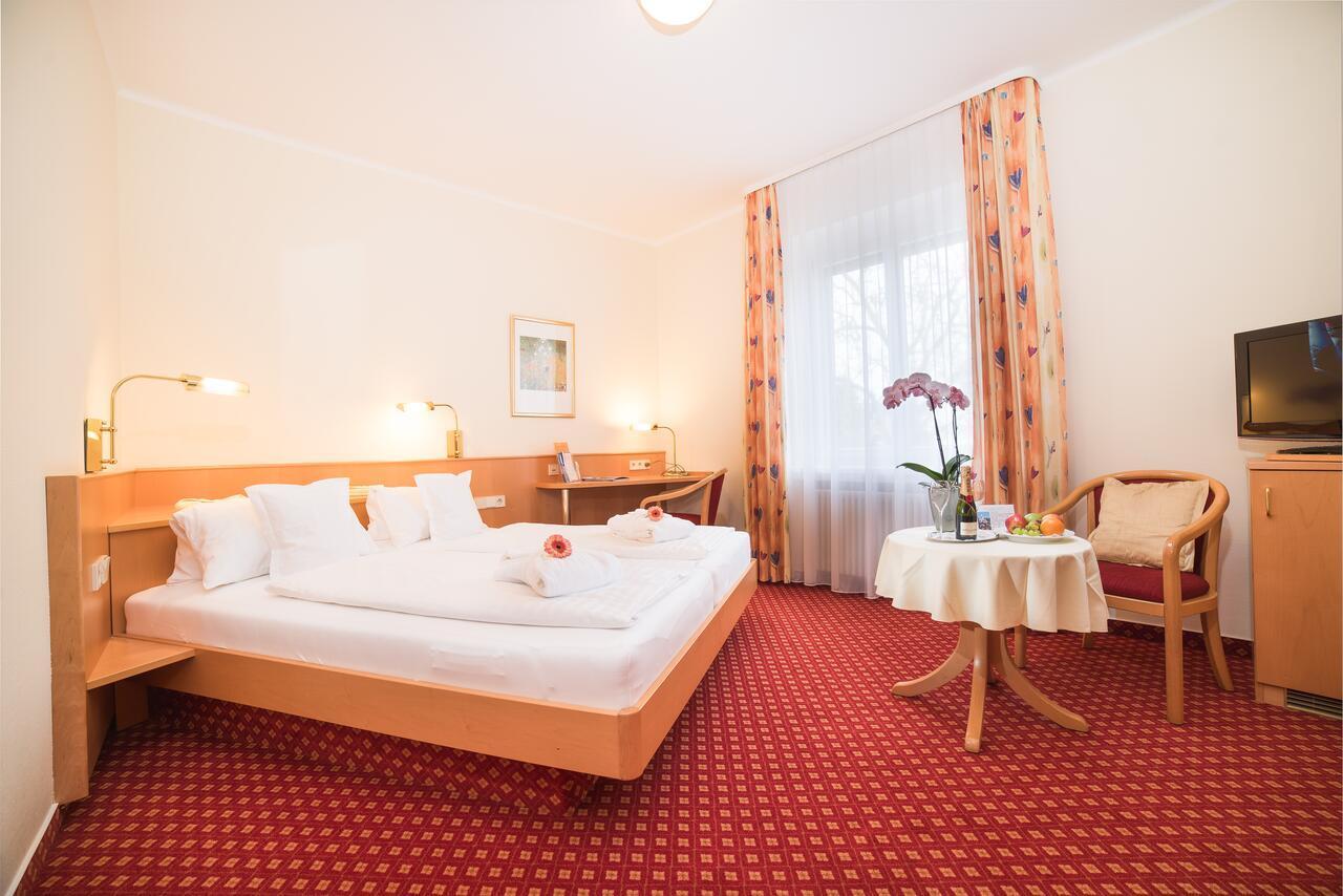 Strandhotel Loechnerhaus 라이헤나우 외부 사진