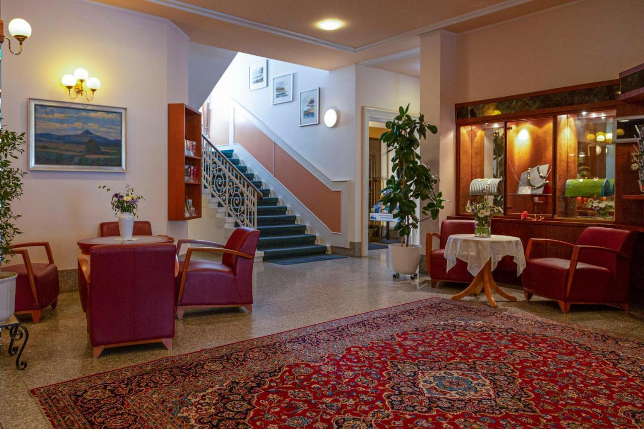 Strandhotel Loechnerhaus 라이헤나우 외부 사진